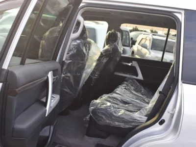 2014 Toyota Land Cruiser Sahara Silver (No.830752) for export from Japan