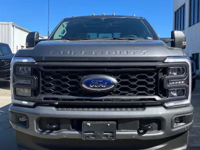 2025 Ford F350 Lariat LHD Pickup (No.960863) for export from Japan
