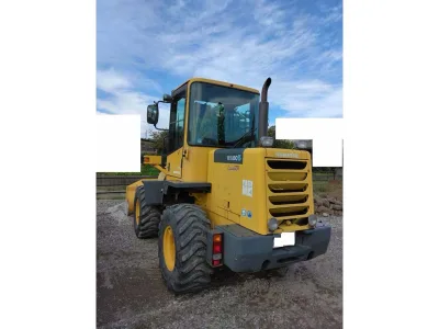 2000 KOMATSU WA80-3 WHEEL LOADER (No.J0840) for export from Japan