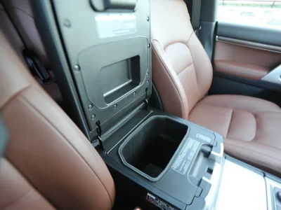 2019 Toyota Land Cruiser 200 4.6 ZX 4WD WALD for export from Japan