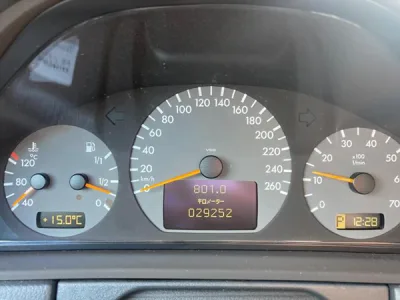 Mercedes-Benz E320 2002 (N0-J0689) for export from Japan