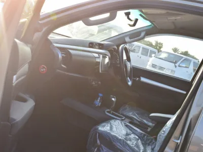 2020 Toyota Hilux Pickup  Push start leather electric Green (No.830780) for export from Japan