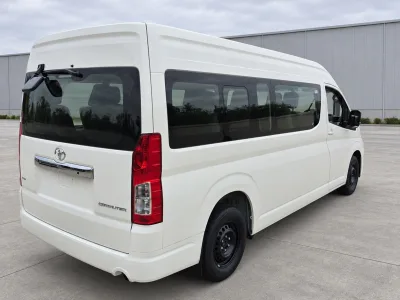 2026 Toyota Hiace Commuter 2.8 Diesel AT High Roof 15-Seater RHD for export from Japan