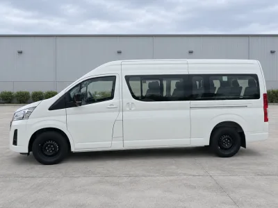 2026 Toyota Hiace Commuter 2.8 Diesel AT High Roof 15-Seater RHD for export from Japan