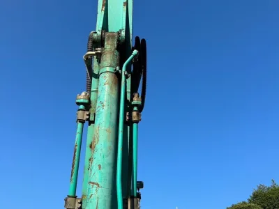 KOBELCO SK200 Excavator (No.J0744) for export from Japan