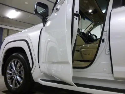 2025 TOYOTA LAND CRUISER LC300 ZX 4WD | MODELLISTA AERO for export from Japan