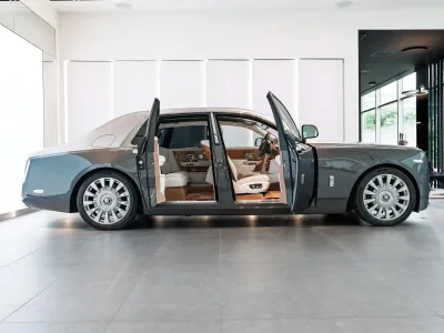 2022 Rolls-Royce Phantom for export from Japan