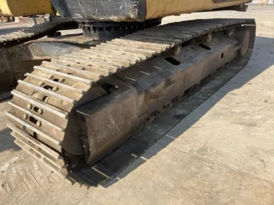 - CAT Hydraulic Excavator Type 320C Excavator for export from Japan