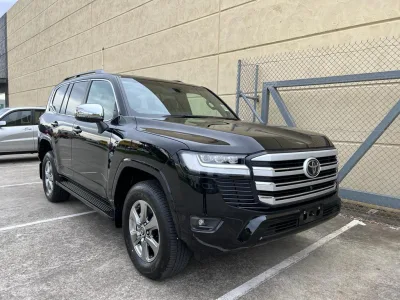 2025 Toyota Land Cruiser LC300 Sahara (No.J0512) for export from Japan