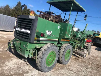 Mitsubishi Motor Grader MG230 (No.J0795) for export from Japan