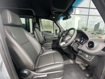 2026 Mercedes-Benz Sprinter 519 ELWB Minibus RWD — 17 Seats for export from Japan