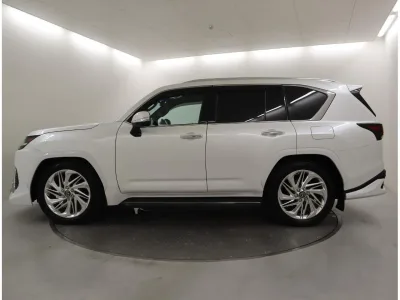 2023 Lexus LX600 EXECUTIVE Sonic Quartz 4 Seater for export from Japan