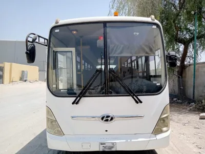 2009 Hyundai 6 cylinder long Bus with AC (No.830735) for export from Japan