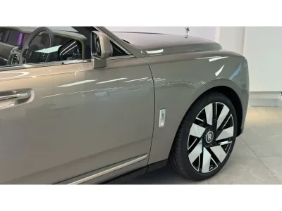 2025 Rolls-Royce Cullinan Right-Hand Drive SUV (No.109054) for export from Japan