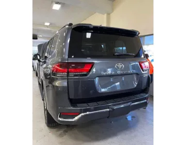 2022 Toyota Land Cruiser LC300 Sahara ZX NEW (No.J0679) for export from Japan