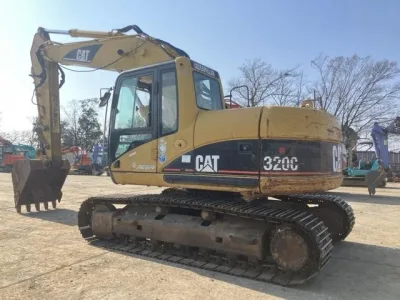 - CAT Hydraulic Excavator Type 320C Excavator for export from Japan