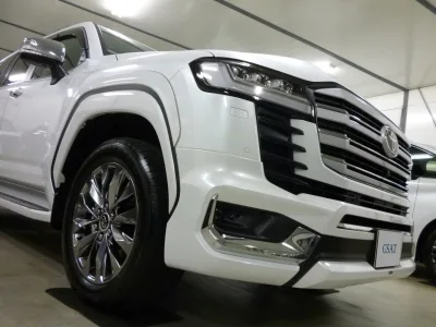 2025 TOYOTA LAND CRUISER LC300 ZX 4WD | MODELLISTA AERO for export from Japan
