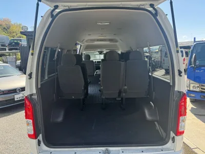 2025 Toyota Hiace Grand Cabin – 10 Seater (14 Seater Convertible) for export from Japan