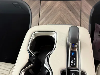 2025 Lexus LM 500h Version L 4WD for export from Japan