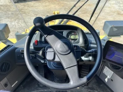 KOMATSU WA100-8 WHEEL LOADER (No.J0803) for export from Japan