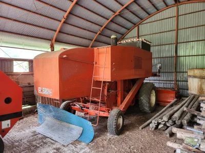 LAVERDA M132 Combine Harvester (No.J0836) for export from Japan