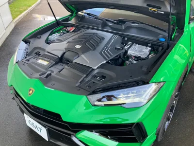 2025 Lamborghini Urus Performante: The Pinnacle of Luxury and Performance (No.960968) for export from Japan