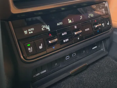 2026 Lexus LX 700h 4WD / Rear Entertainment, Mark Levinson & Modellista for export from Japan