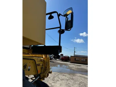 NEW HOLLAND TX67 COMBINE HARVESTER  (Two) (No.J0957) for export from Japan