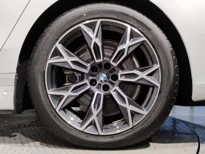 2025 BMW i7 eDrive for export from Japan