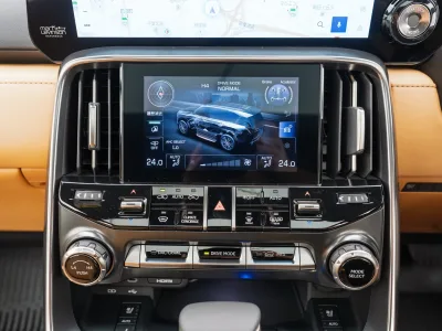 2025 LEXUS LX600 4WD –7 Seater LUXURY PACKAGE for export from Japan