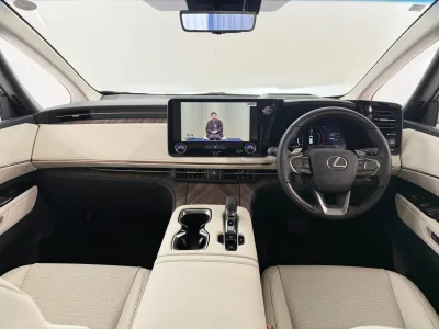 2025 Lexus LM 500h Version L 4WD for export from Japan