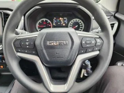 2025 Isuzu D-MAX X-RIDER Pickup (No.480766) for export from Japan
