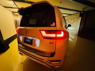 2025 TOYOTA LAND CRUISER 300 ZX 4WD for export from Japan