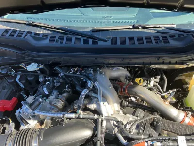 2025 Ford F350 Lariat LHD Pickup (No.960863) for export from Japan