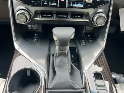 2025 Lexus LX 600 4WD 7 Seater Modellista Aero - Luxury & Power Combined (No.961019) for export from Japan