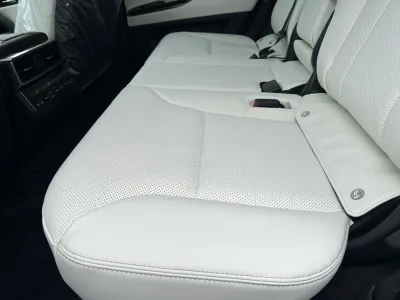 2025 Lexus LX 600 4WD 7 Seater Modellista Aero - Luxury & Power Combined (No.961019) for export from Japan