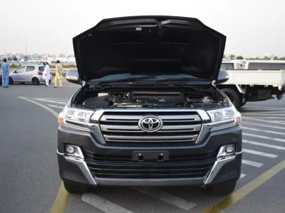 2016 Toyota Land Cruiser full option Grey (No.830777) for export from Japan