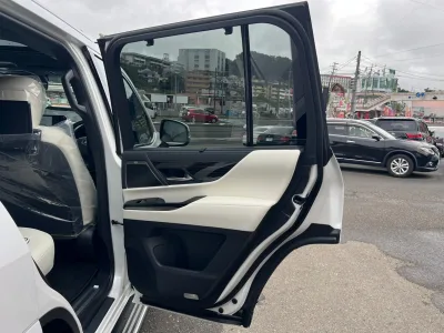 2025 Lexus LX 600 4WD 7 Seater Modellista Aero - Luxury & Power Combined (No.961019) for export from Japan