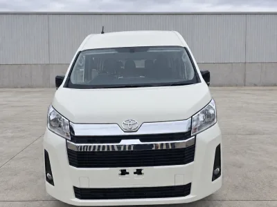 2026 Toyota Hiace Commuter 2.8 Diesel AT High Roof 15-Seater RHD for export from Japan