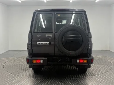 2026 Toyota Land Cruiser 70 LX 2.8L Turbo Diesel 4WD for export from Japan