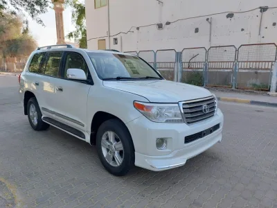 2014 TOYOTA Land Cruiser VXR 4.6L V8 model Gcc spece full option (No.830812) for export from Japan