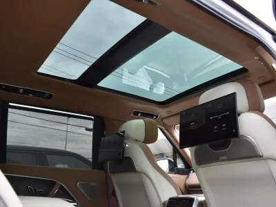2024 Land Rover Range Rover SV Signature Suite 4.4L P615 Long Wheelbase 4WD for export from Japan