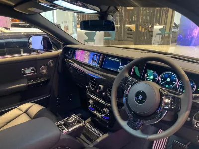 2025 Rolls-Royce Sapphire with Silver Super Luxury SUV (No.J0973) for export from Japan