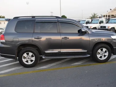 2016 Toyota Land Cruiser full option Grey (No.830777) for export from Japan