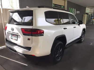 2022 LandCruiser LC300 GR Sport (No.J0525) for export from Japan