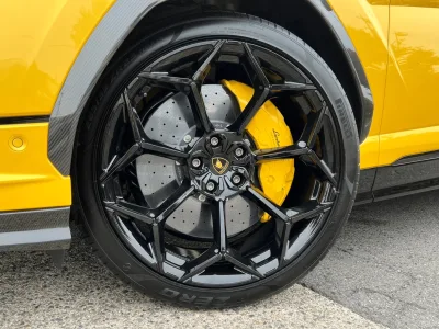 2025 Lamborghini Urus Performante: Unmatched Luxury and Performance SUV (No.960969) for export from Japan