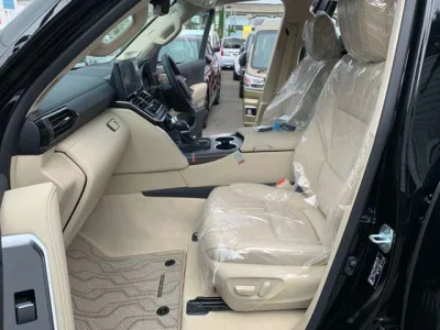 2026 Toyota Land Cruiser 300 ZX 3.5L Twin-Turbo 4WD for export from Japan