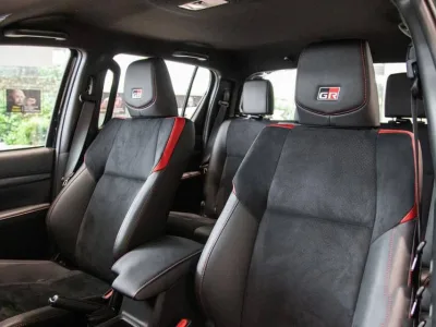 2022 RHD Toyota Hilux GR Sport double cab ( Pickup ) Rocco 2.8 automatic 4×4 (No.560460) for export from Japan