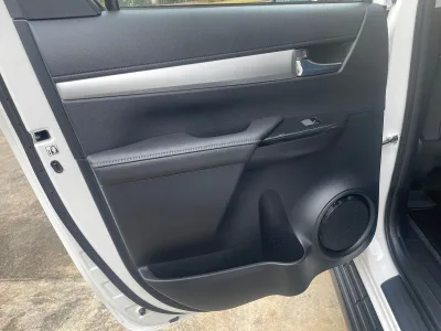 2022 TOYOTA HILUX REVO Double Cab 2.4 MT 4WD (Pickup) with Offroad Accessories ( No.560463) for export from Japan