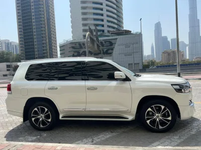 2021 Toyota Land Cruiser GXR Grand Touring SUV (No.680548) for export from Japan